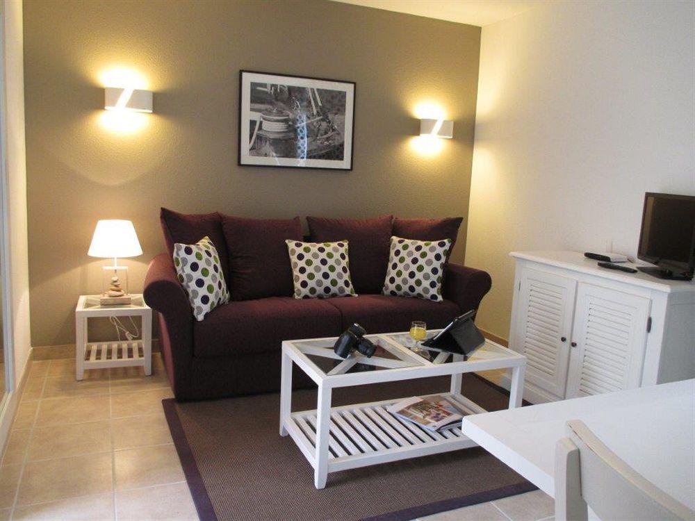 Terres De France Le Domaine De La Baie Hotel ออเดียร์น ภายนอก รูปภาพ